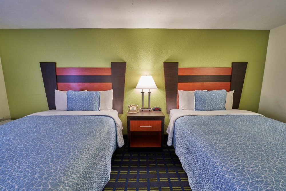 The Mariner Resort Cape Cod by The Red Collection