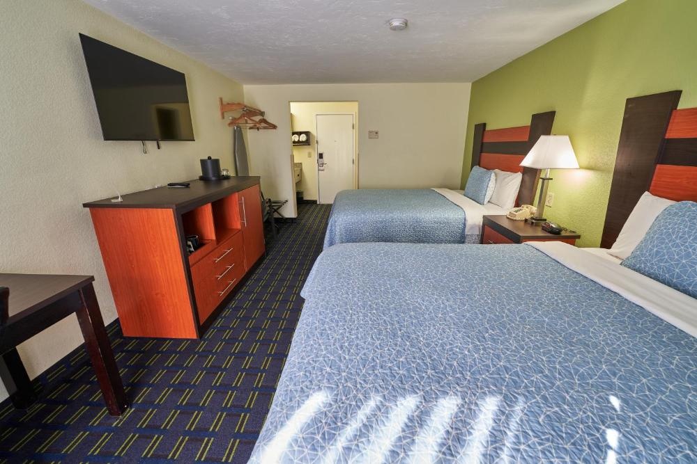 The Mariner Resort Cape Cod by The Red Collection